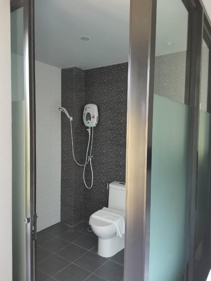 Yamin Seaview Hotel Phuket Екстериор снимка