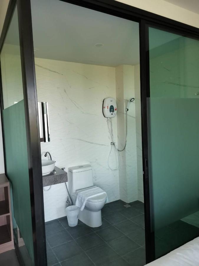 Yamin Seaview Hotel Phuket Екстериор снимка