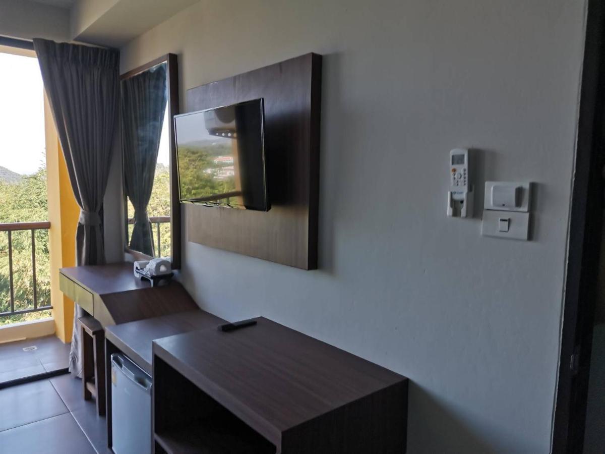 Yamin Seaview Hotel Phuket Екстериор снимка